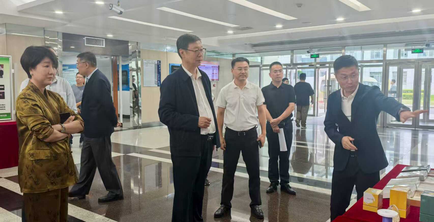 吉林省人大常委会副主任贾晓东调研长春应化所